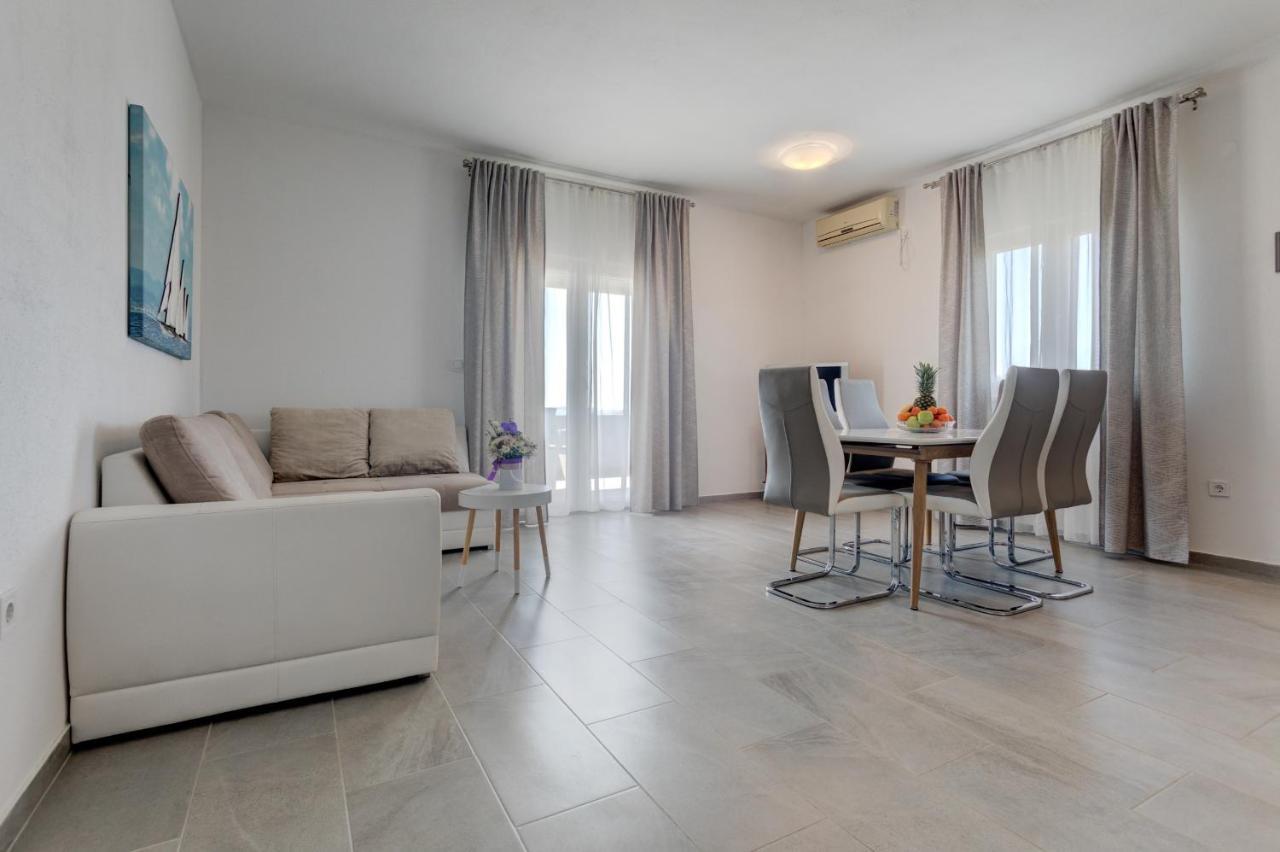 Love Apartments Зечево Экстерьер фото