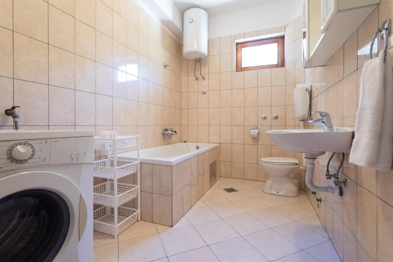 Love Apartments Зечево Экстерьер фото