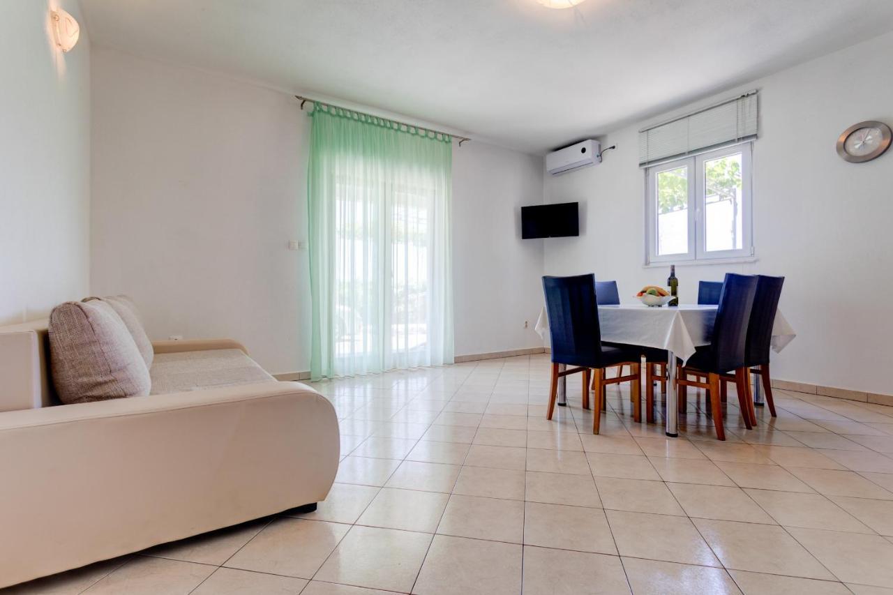 Love Apartments Зечево Экстерьер фото