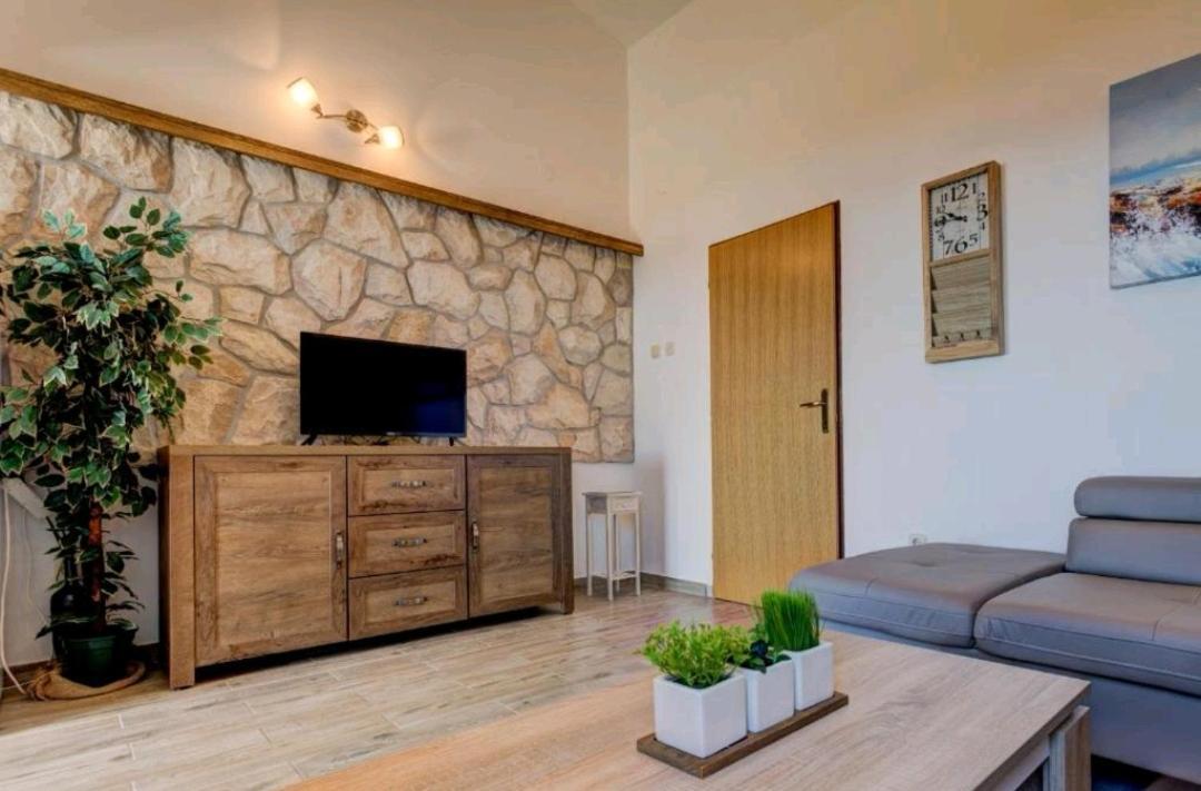 Love Apartments Зечево Экстерьер фото